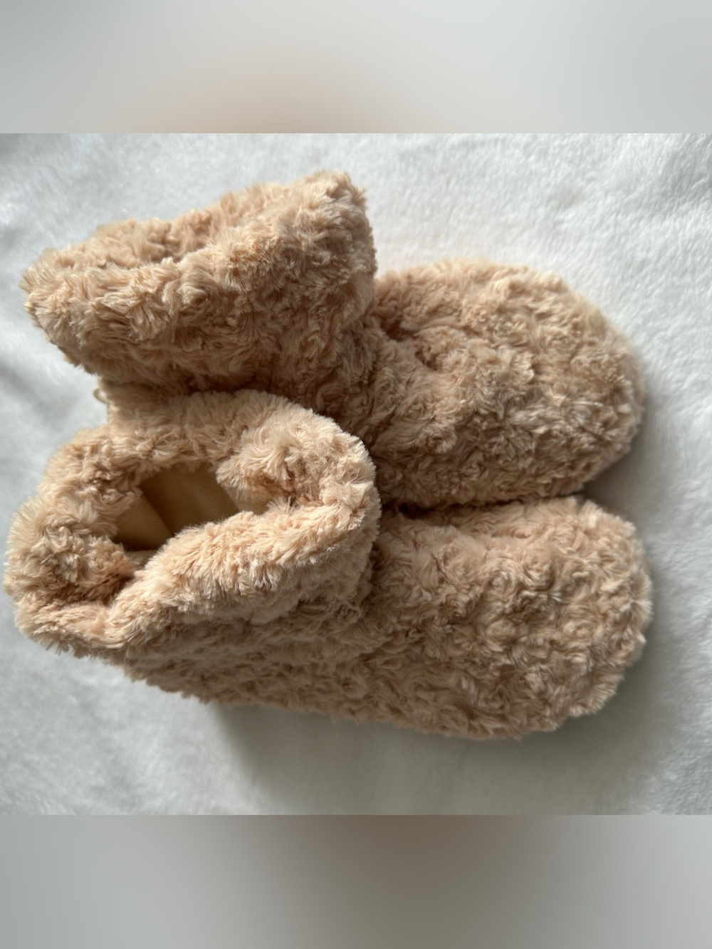 Cozy Plush massage Fuzzy Slippers. NWOT